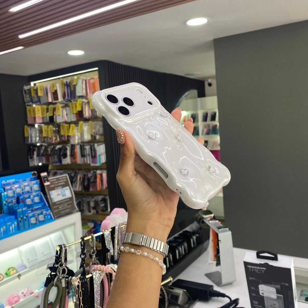 Funda Aperlada Con Corazones Para iPhone 17ProMax